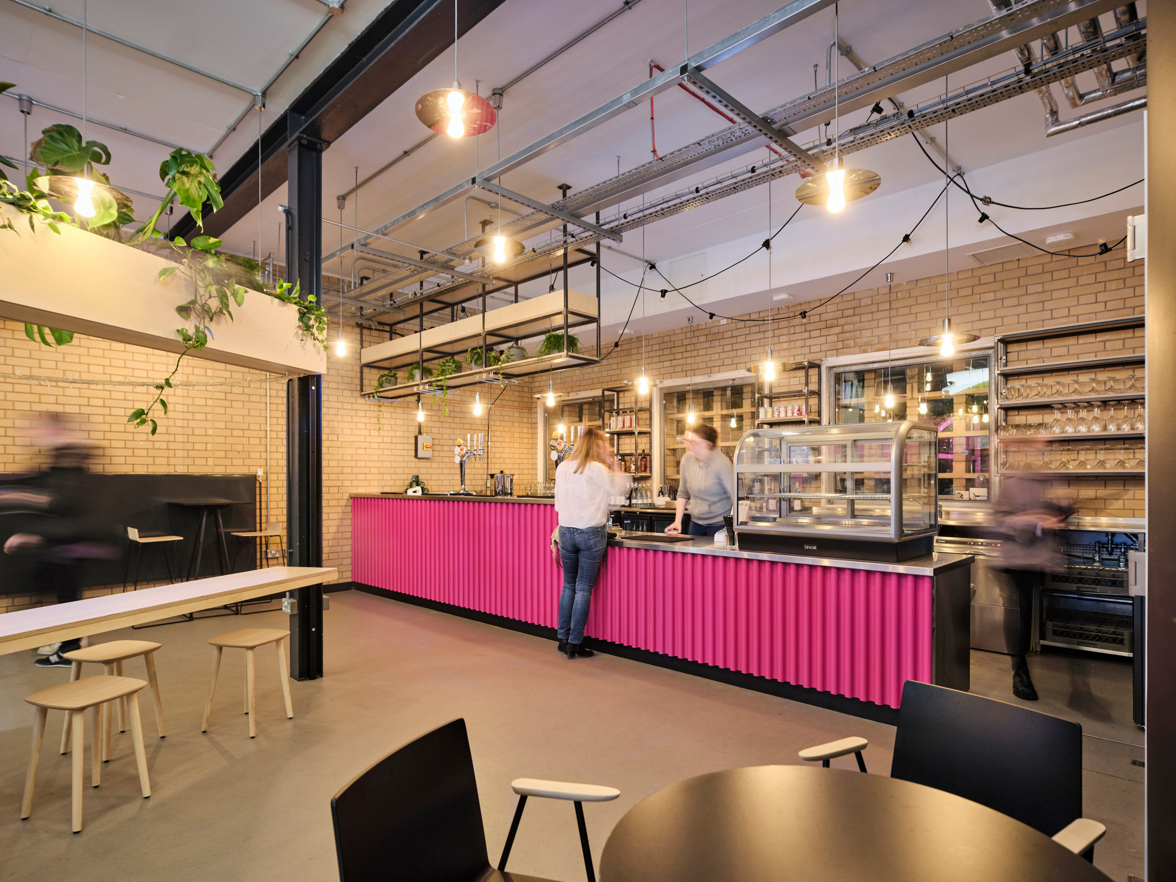 曼彻斯特青年剧院绿色更新,金属表皮与环保设计成亮点-23