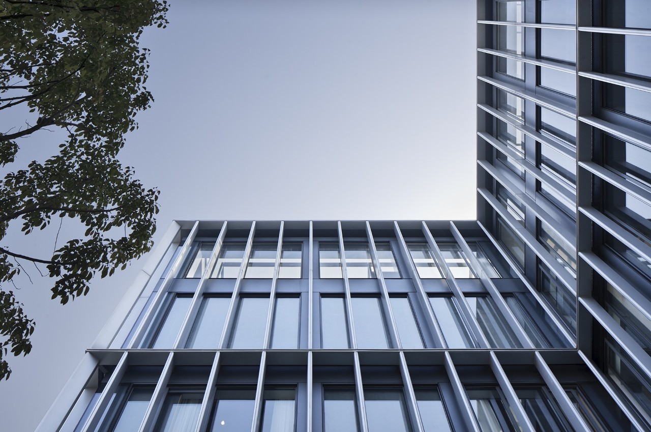 嘈杂基地环境下如何设计出清雅的办公空间？这个项目给你最好的答案-6