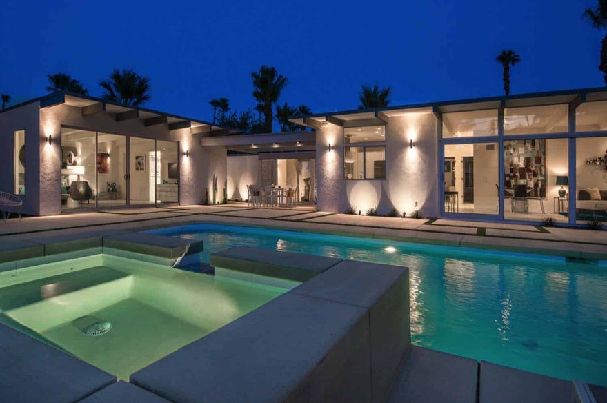 Midcentury dream retreat with a poolside paradise in Palm Springs-31