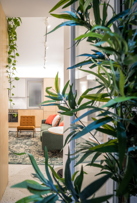 Madrid 地下室公寓翻新 | MINIMO 打造无隔断空间-20