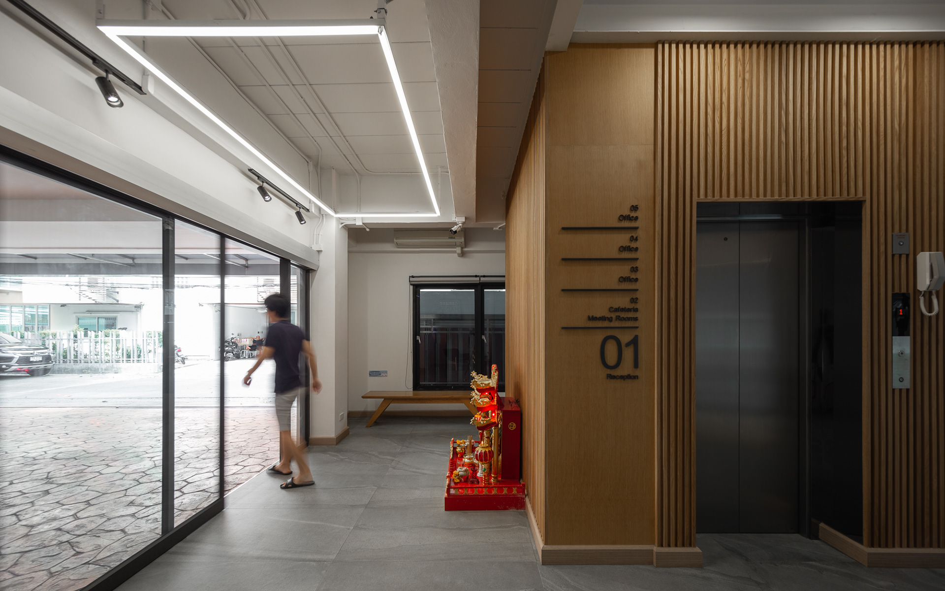 水美办公室（注：MIZUMI可能是特定名称，若有更合适的音译或意译需结合具体背景，这里暂按常见音译处理） 丨泰国曼谷丨Paveen Rojchanavisart-7