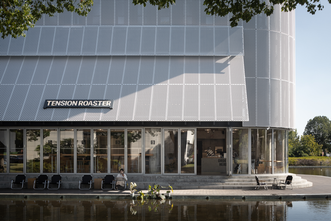 咖场 （Tension Roaster）丨中国苏州丨赵牧桓室内设计研究室,牧桓设计+灯光设计顾问-6