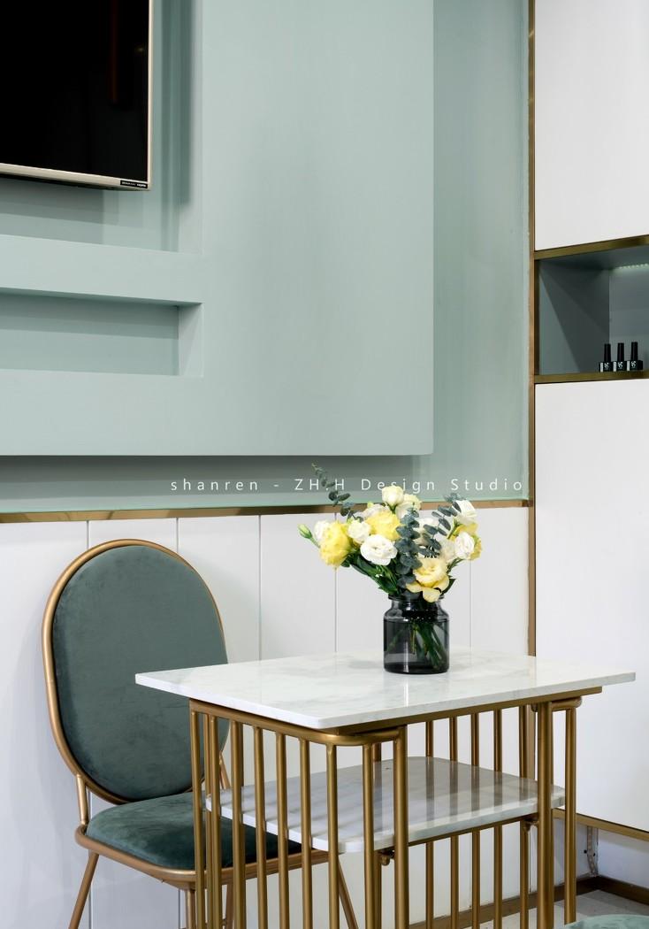 幻彩魅影-- 珠宝美甲空间,精致实用展示设计-6