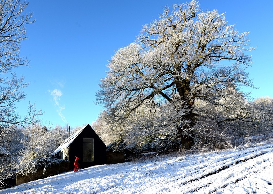 The Remains of an XVII Century Cottage Encapsulated in a Modern Home-26