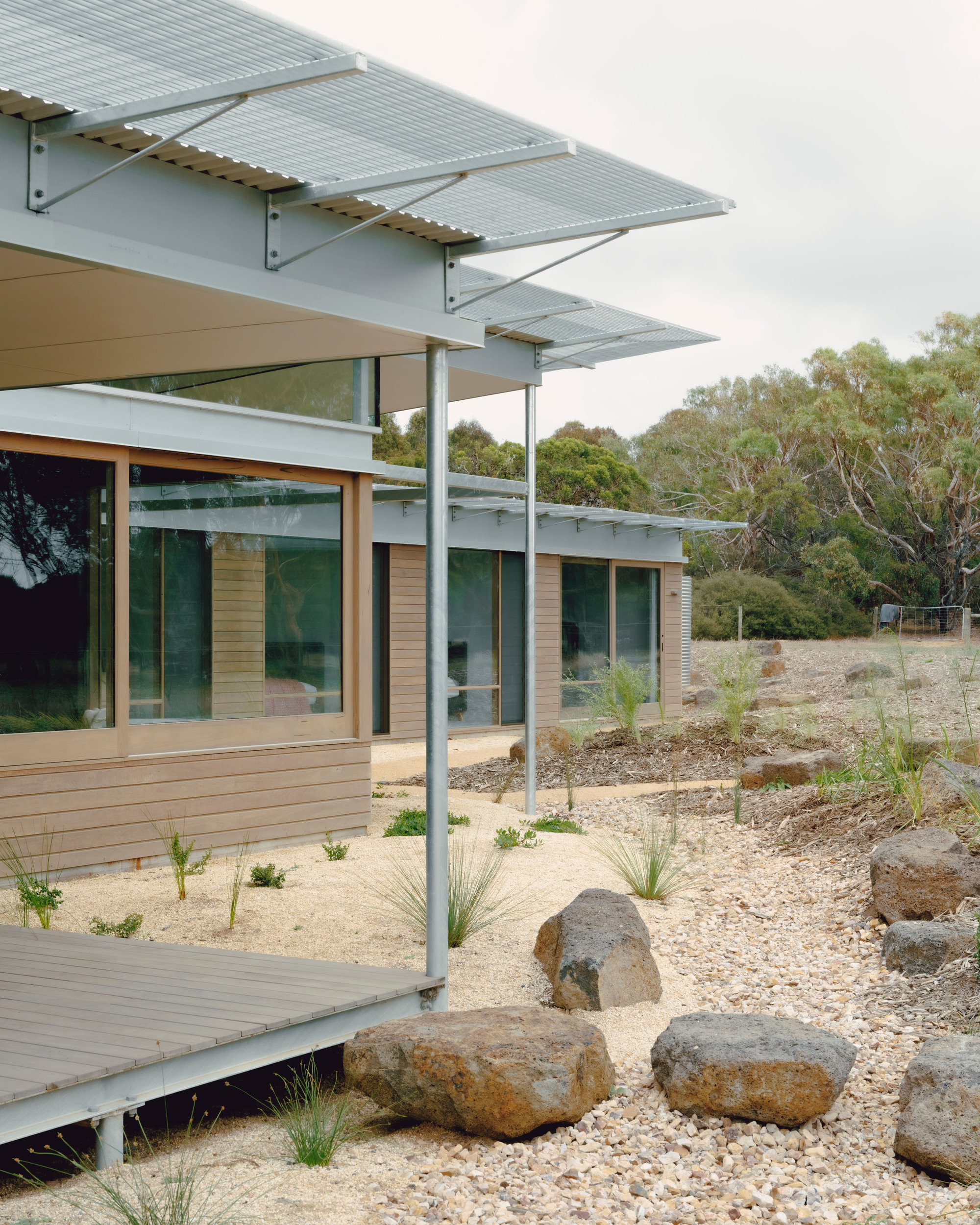 铁木树皮屋（注：Ironbark是一种澳大利亚的硬木，叫铁木树，这里推测可能是用铁木树皮建造的房屋） 丨澳大利亚丨Not All Architecture-16