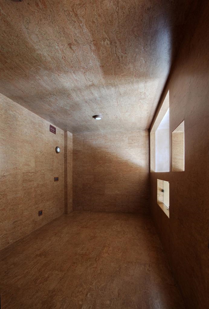 俄罗斯 18 层顶层公寓,多层次空间与自然金属元素的创新结合-23