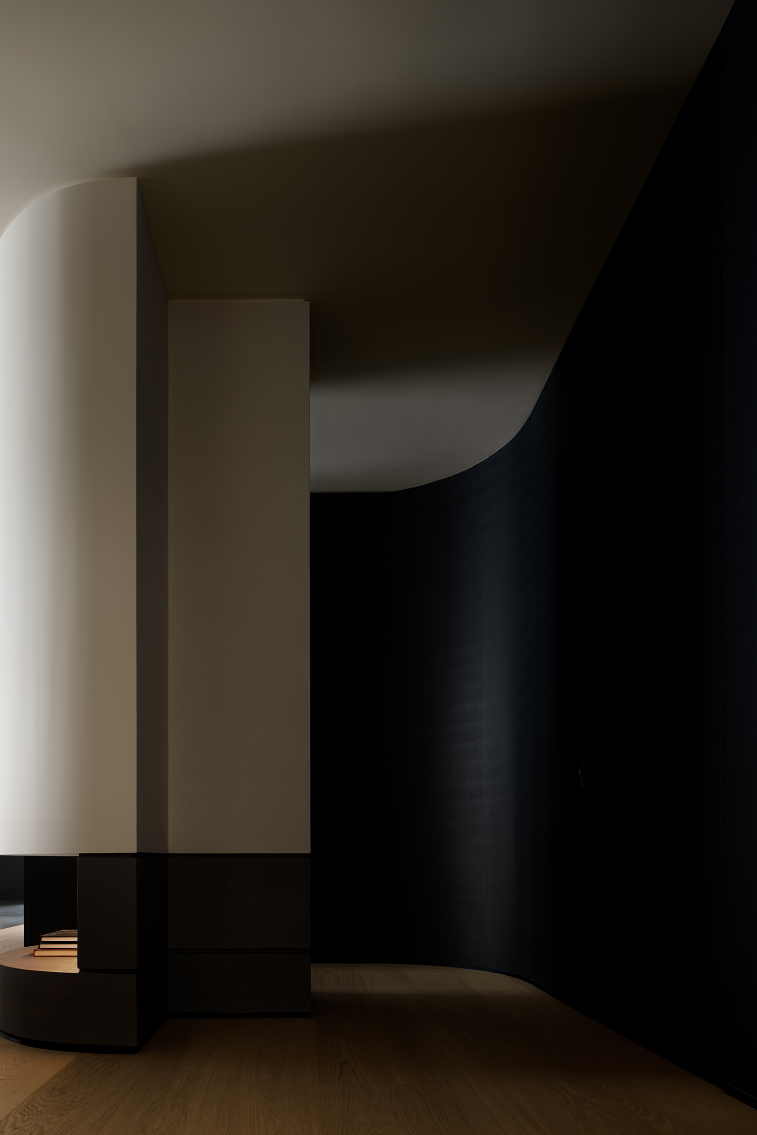 黑与光的对话丨中国广州丨姚国健室内工作室-40