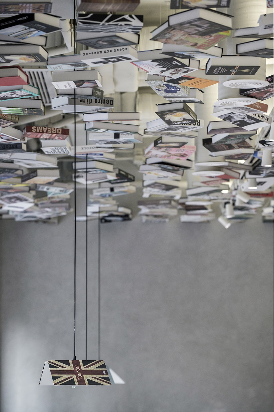 带有春意的新杂志咖啡-18