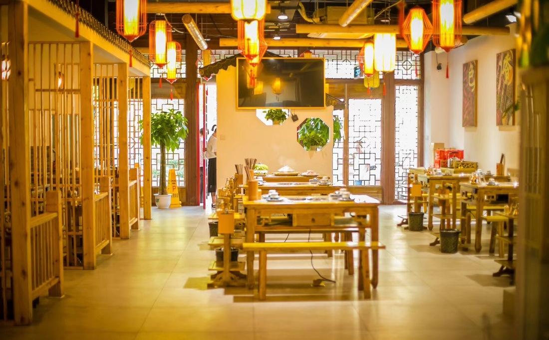 《大焱火锅》 | 古韵风华,重庆老火锅的室内设计魅力-14