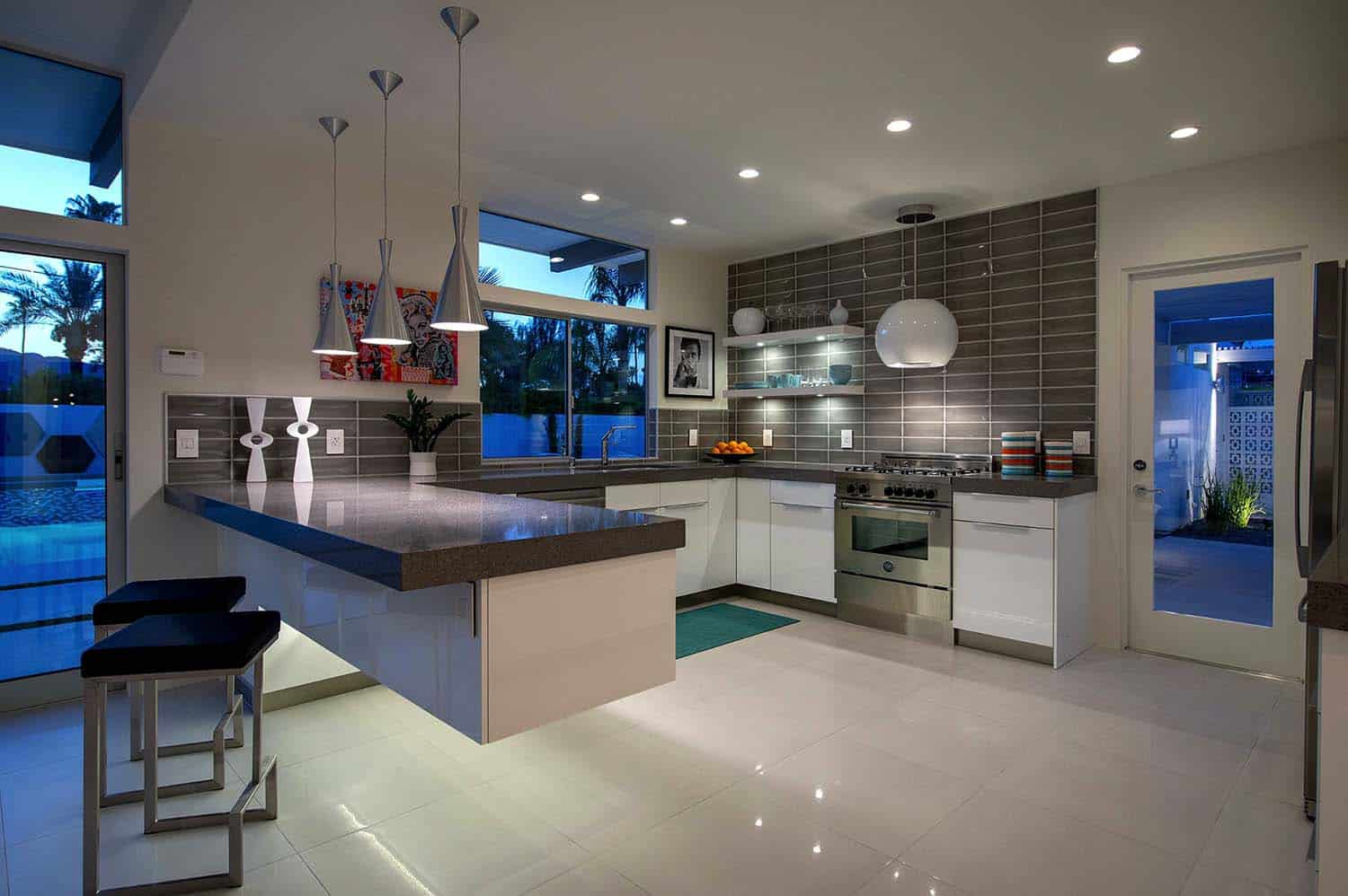 Midcentury dream retreat with a poolside paradise in Palm Springs-29