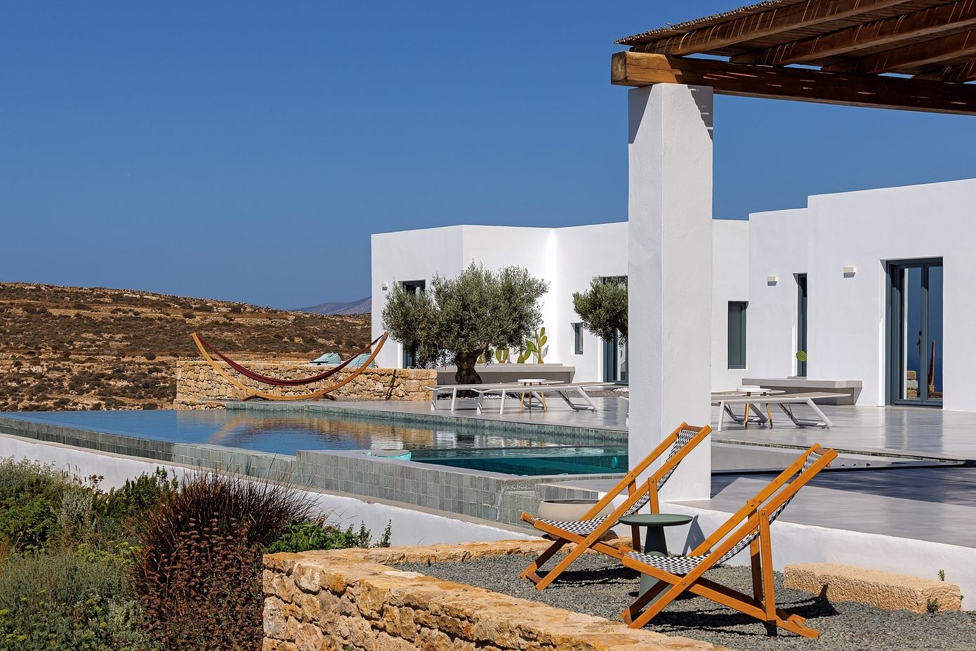 Fanos Guesthouse: Island Courtyard Living Shaped 丨 Wind and Greek Sun-7