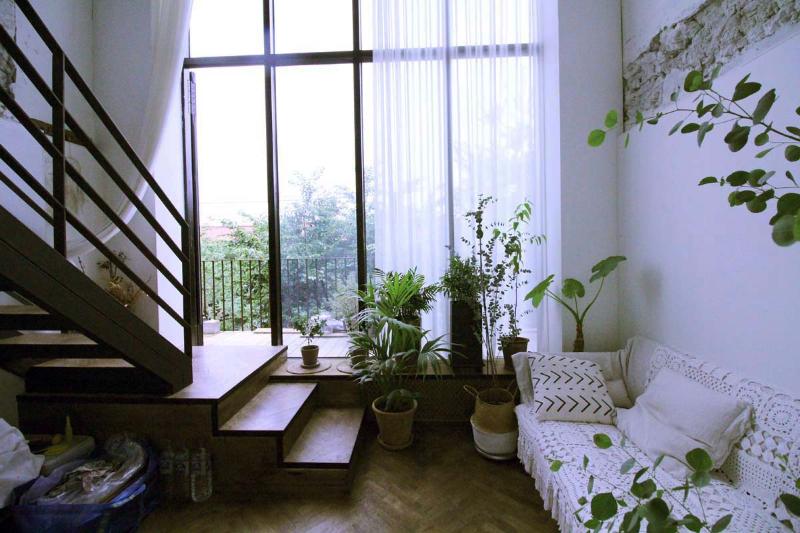 温馨氛围的白色调摄影棚室内设计-3