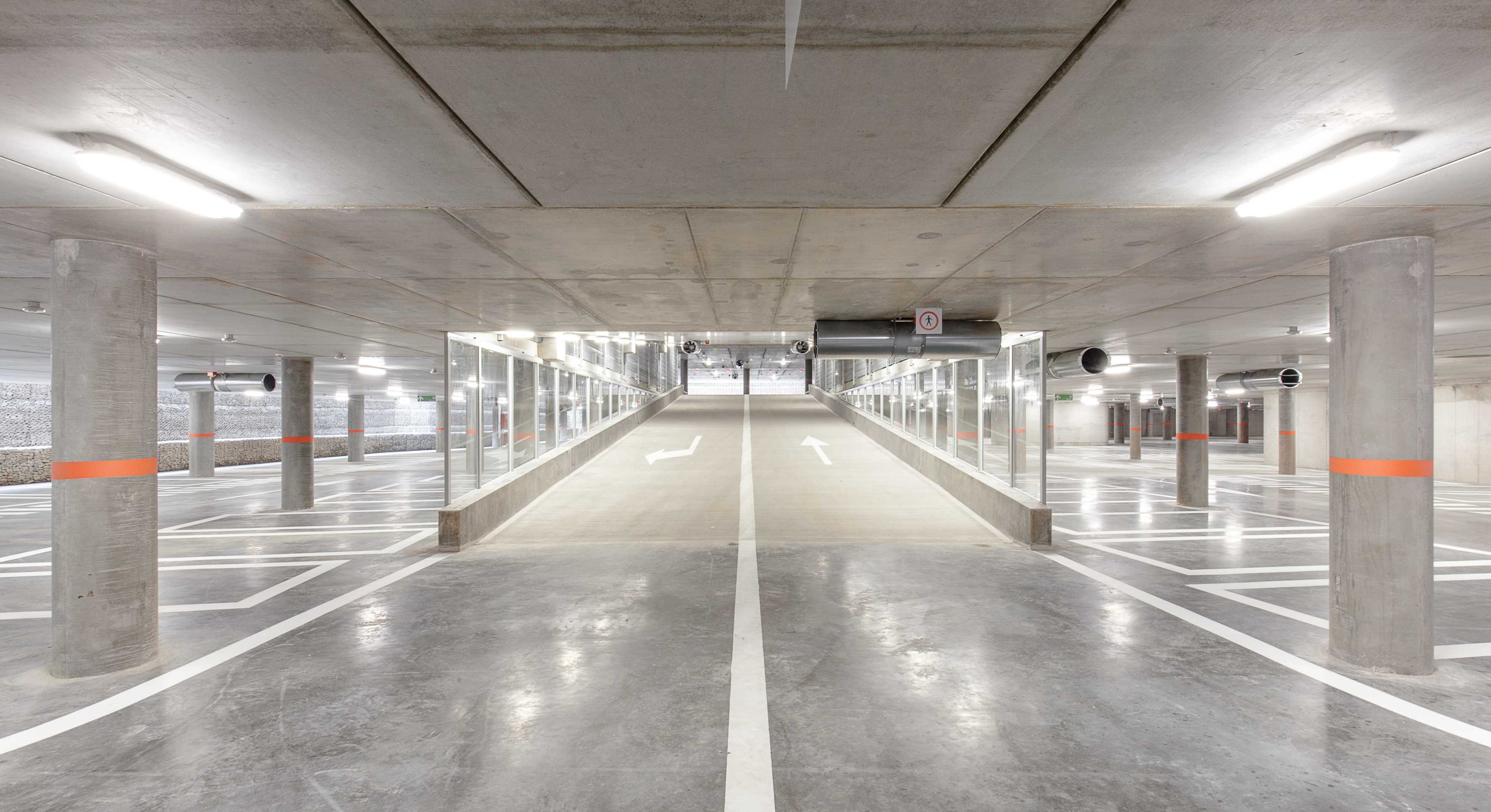 parking garage cliniques universitaires saint luc-25