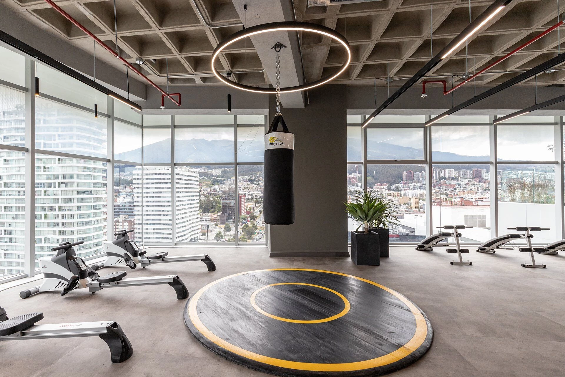 厄瓜多尔 Unique 建筑 · 融入公园的城市雕塑-34