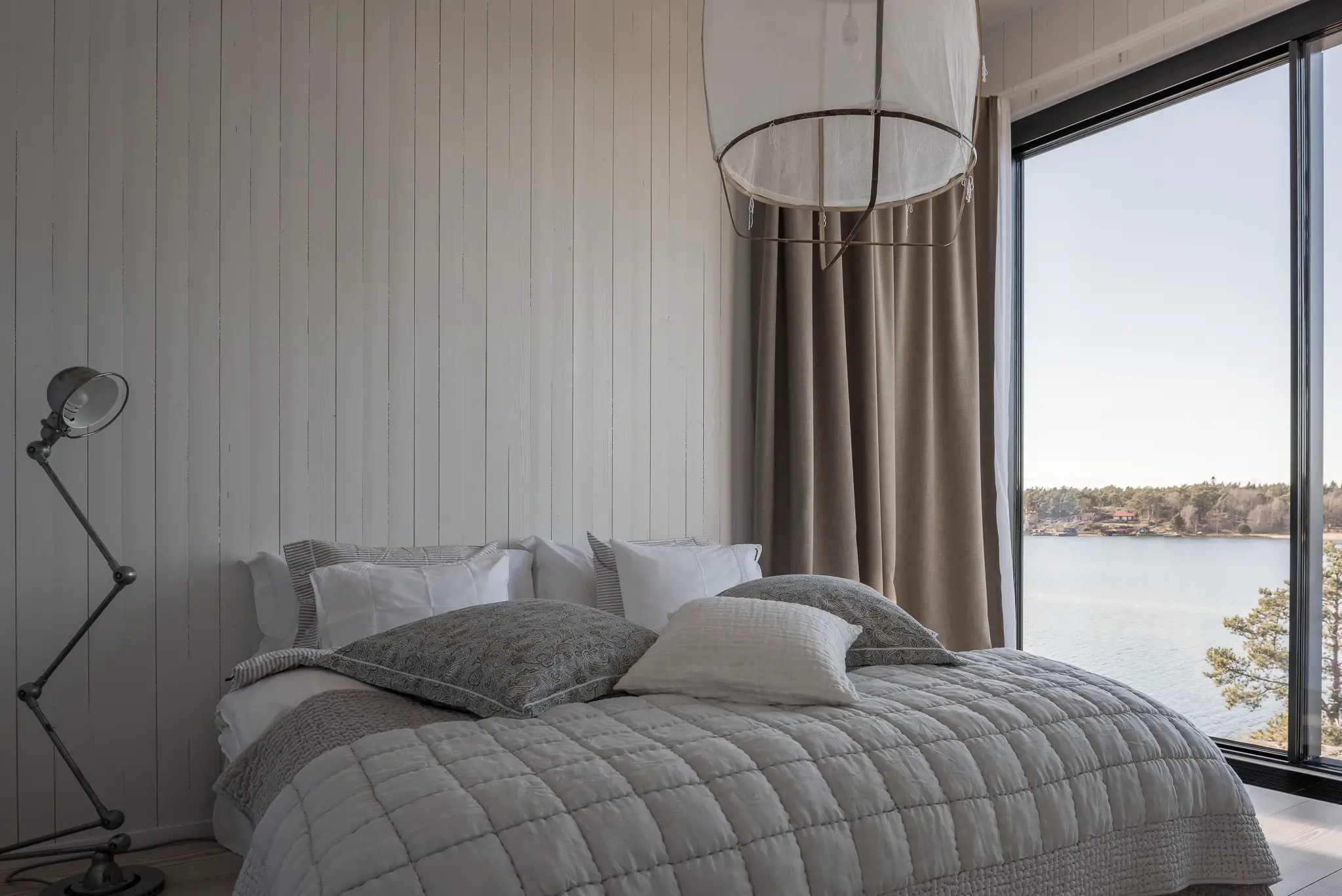 瑞典湖泊度假屋 | 梦幻般的水边度假胜地-14