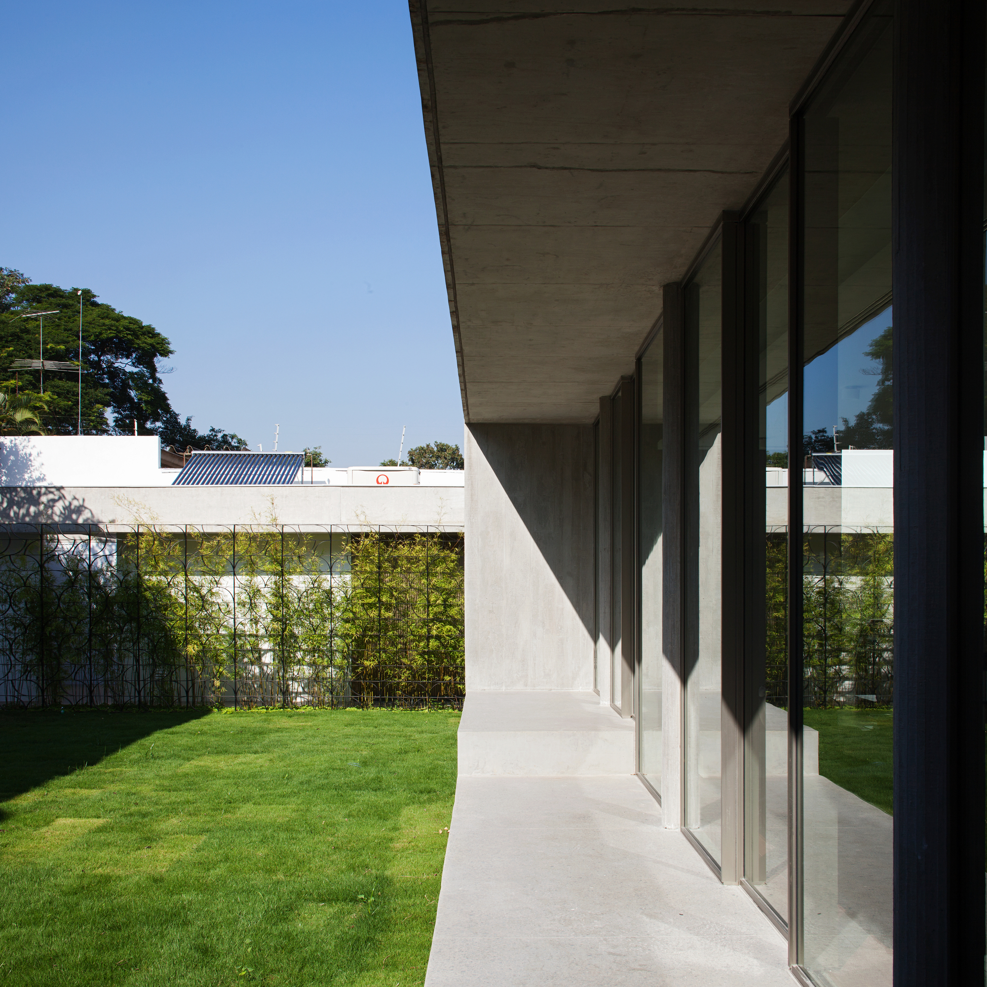 巴西圣保罗 Capobianco 别墅图书馆设计-12