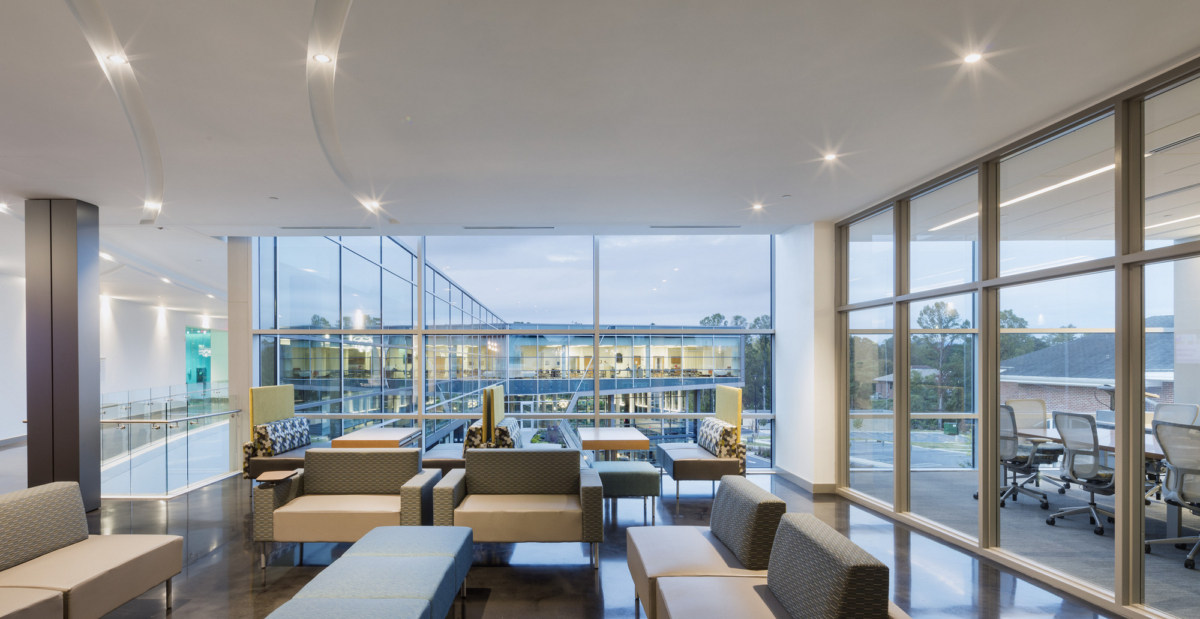 亨德森县健康科学中心-11