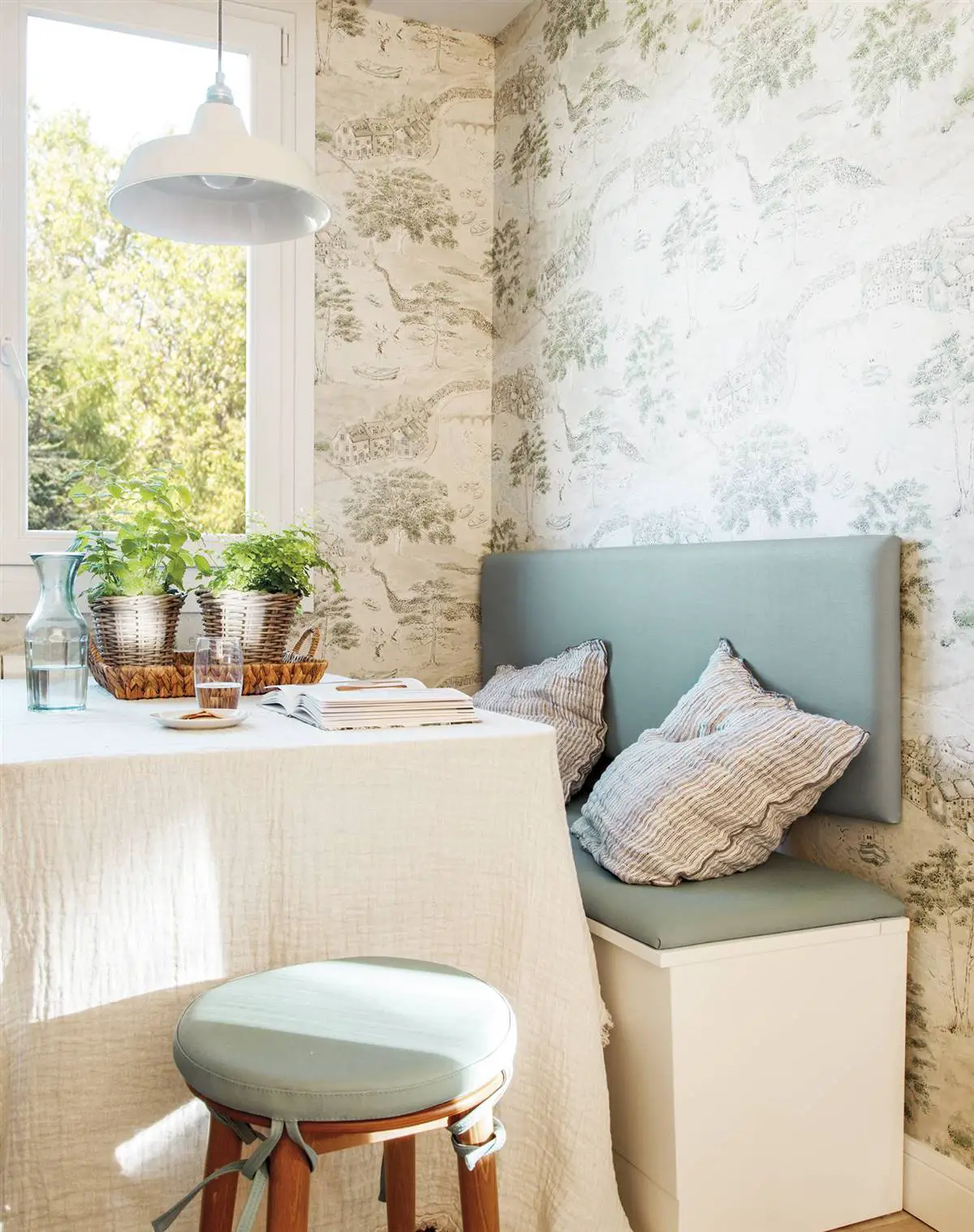 色彩与墙纸 | 西班牙公寓的温馨设计-8