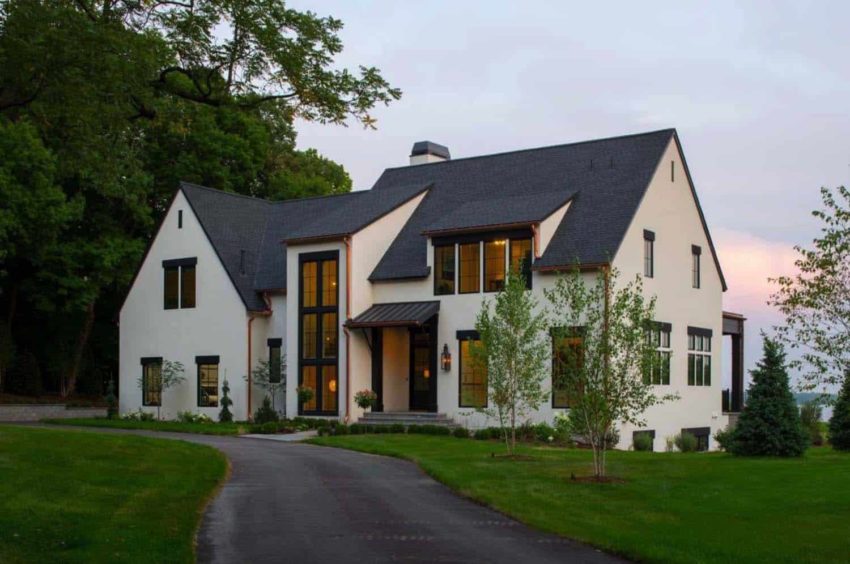 Dutch Colonial home with a modern twist built by Nor Son on the edges of Lake Minnetonka 荷兰殖民地的家，在明尼通卡湖的边缘，有一个现代的扭曲，由NOR儿子建造。-3