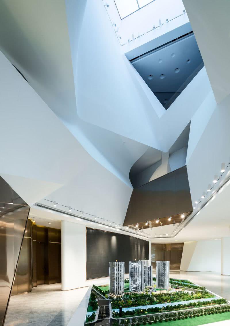 郑州绿地云都会销售中心-9