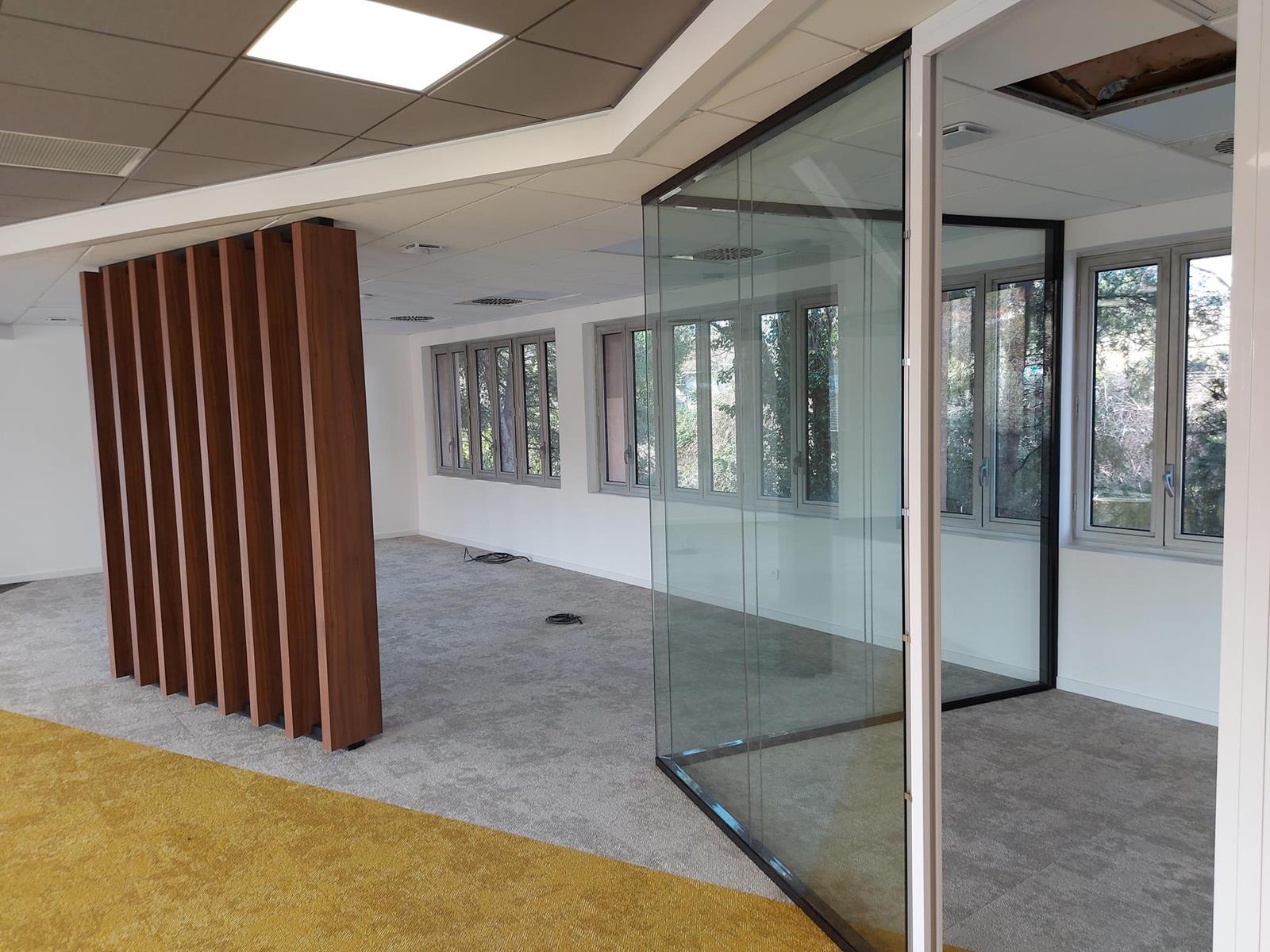 马赛某电信公司办公室服务接待区装修项目丨法国马赛-33