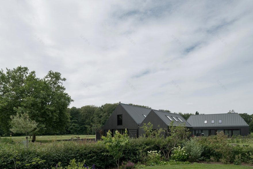 荷兰现代农庄中的两套住宅与工作室-35