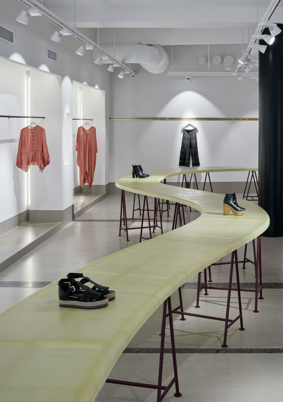 斯德哥尔摩 Rodebjer 旗舰店，粉红极简时尚空间-1