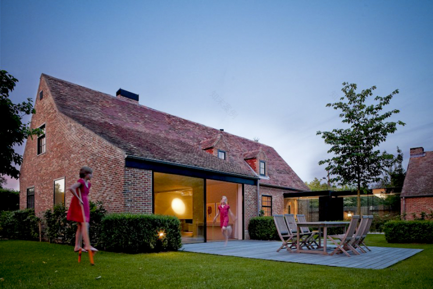 翻新乡村住宅,简约设计营造宁静氛围-4