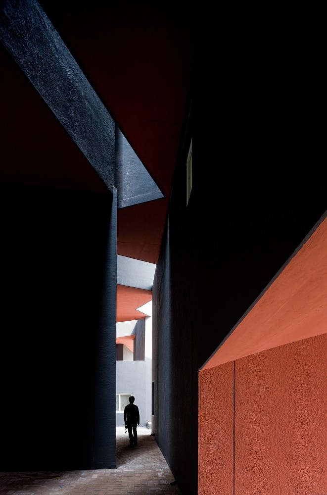 理性和意外的碰撞，徐甜甜的宋庄艺术公社-7