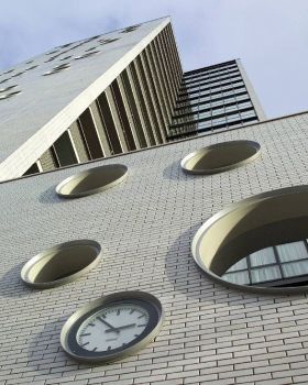 荷兰 Groningen 市 De Rokade 住宅大楼——老年公寓与护理院的巧妙融合