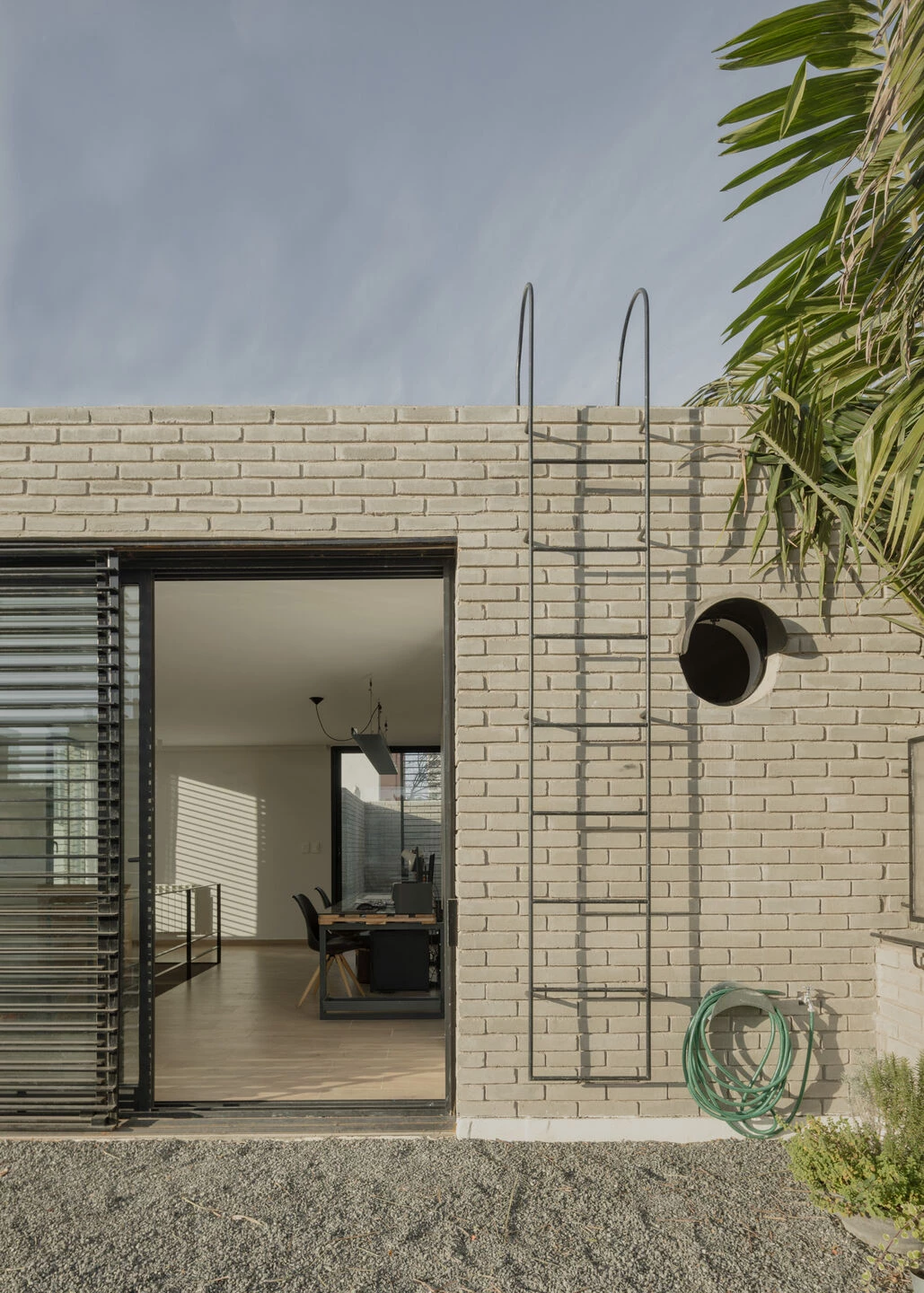 隐蔽的房子 / 隐藏的屋子丨阿根廷罗萨里奥丨Estudio STGO-27