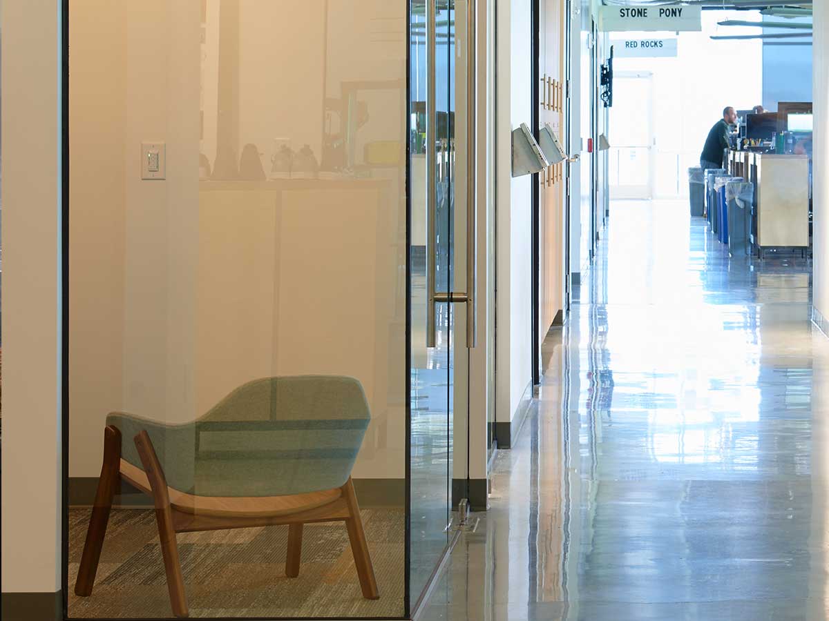 音乐运动融入办公空间——Skullcandy 总部室内设计-19