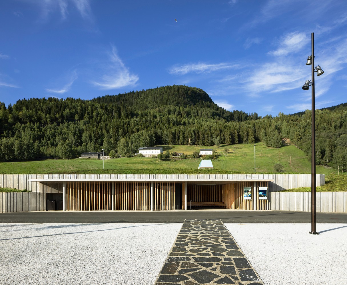 Krekke 高速公路休息区 | 公园与休息的完美融合-1