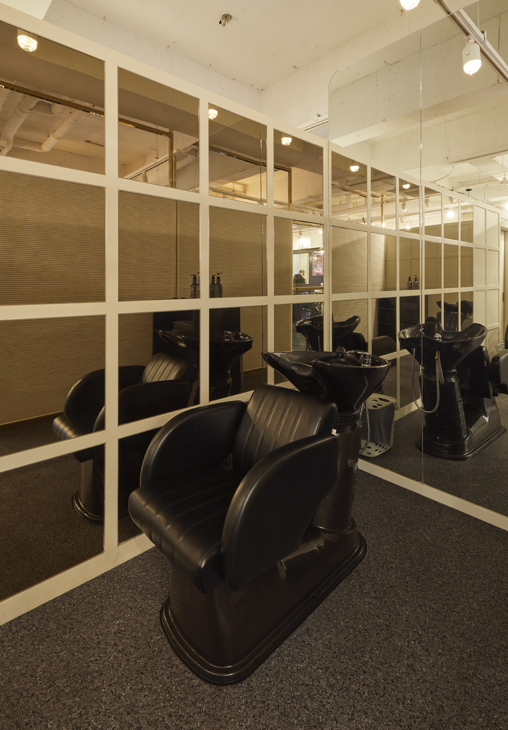 30 平米美妆店，现代与复古的完美融合-15