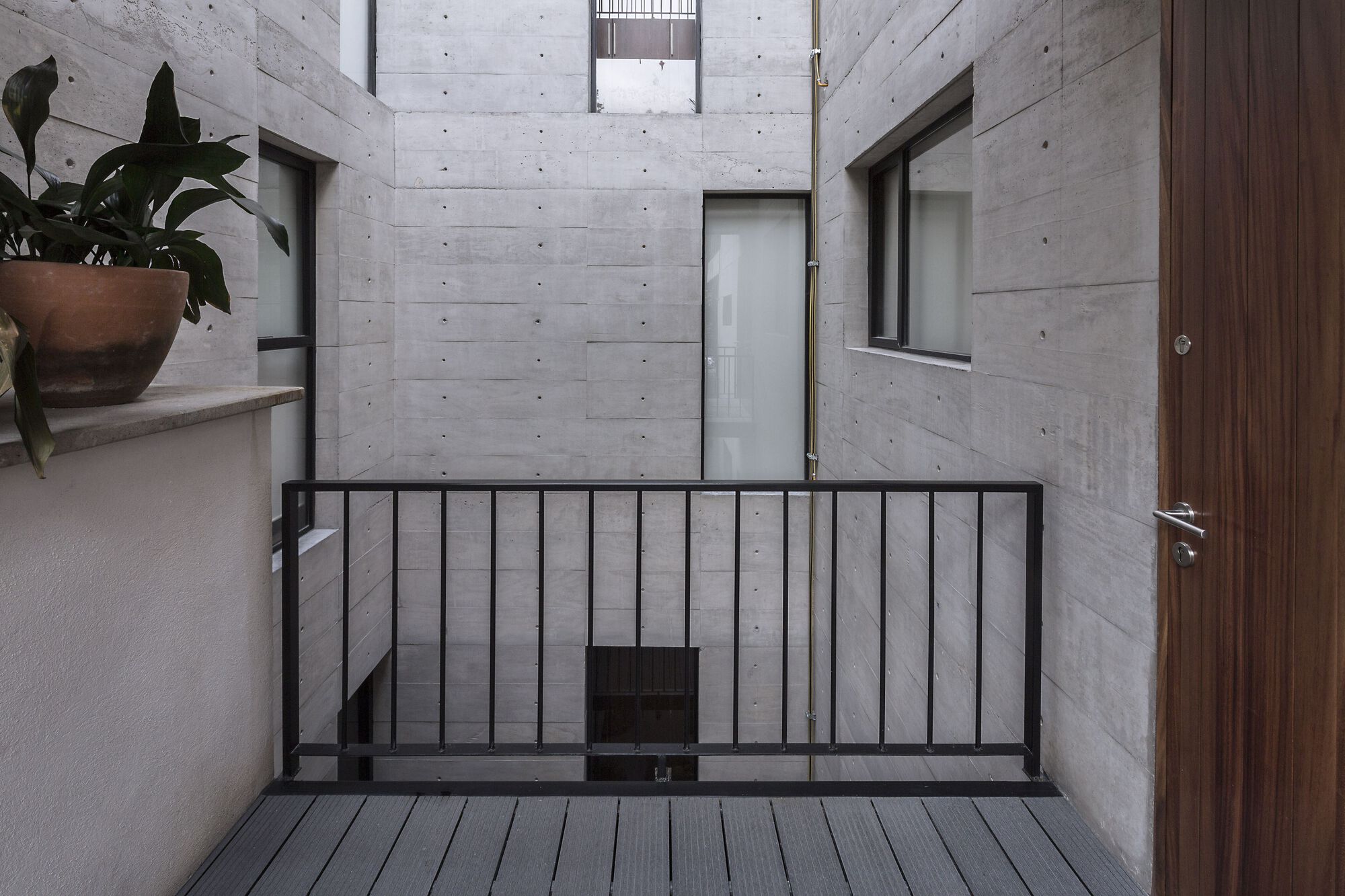 Circular de Morelia 4 Apartment Building / Quintanilla Arquitectos-20