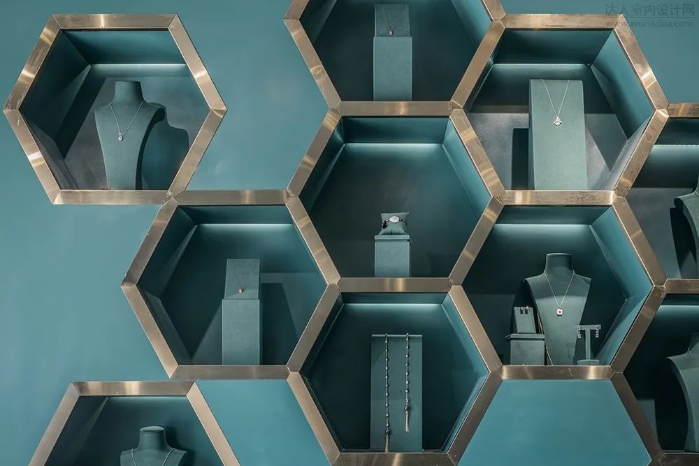 时尚精致—珠宝与美甲合体店-4