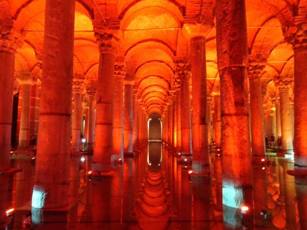 イスタンブールの地下宮殿（伊斯坦布尔的地下宫殿）丨不明-54