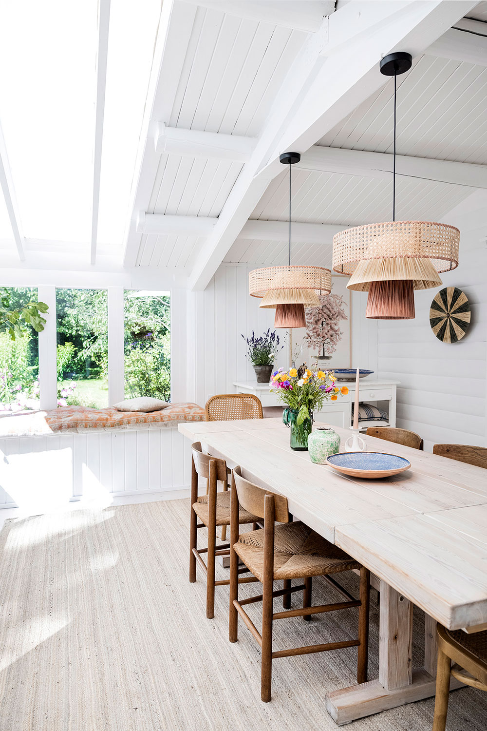丹麦温馨乡村小屋，白色内饰的极致魅力-6