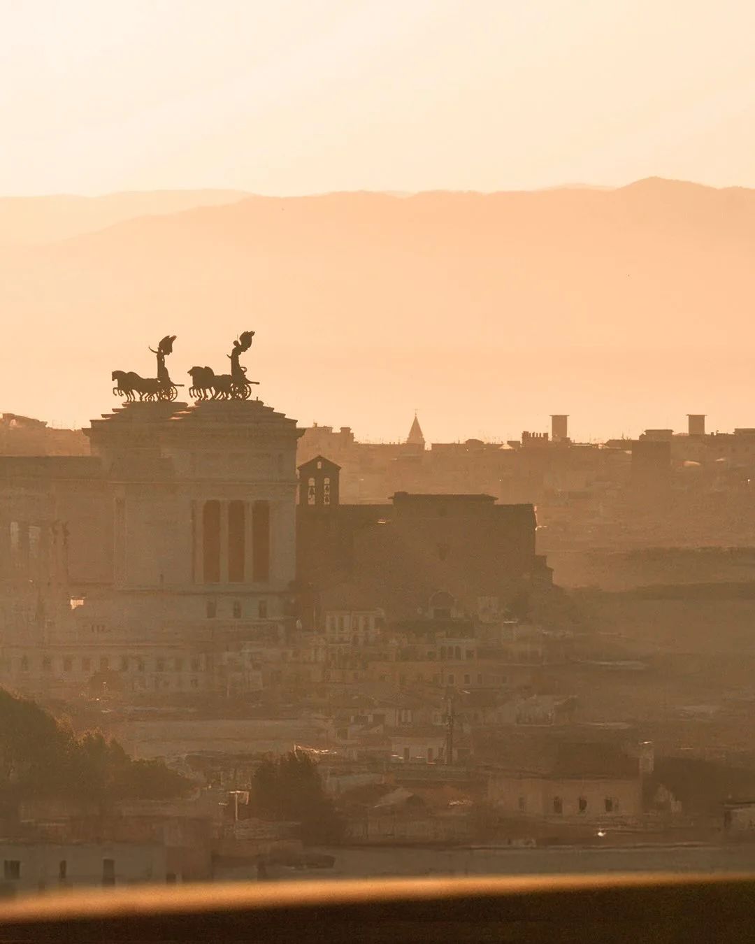 LVMH x 雅高集团全球首家东方快车酒店开幕，老钱风的极致浪漫-57