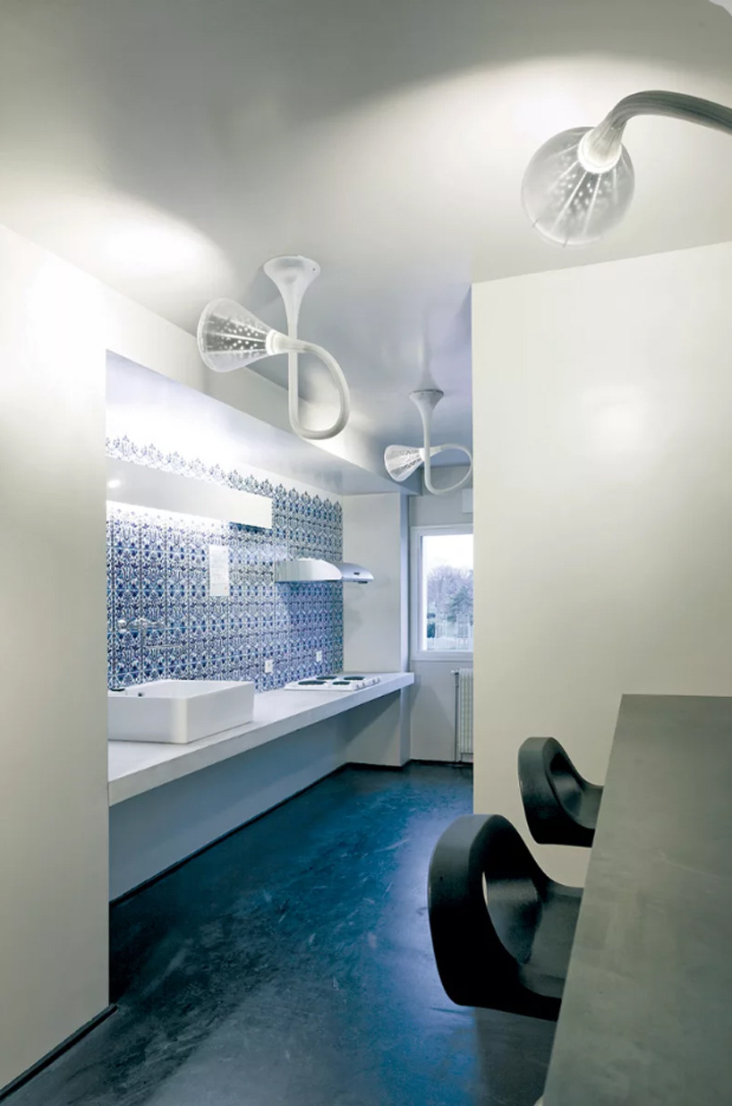 巴黎葡萄牙公寓翻新记 | 战舰灰立面展现独特魅力-17