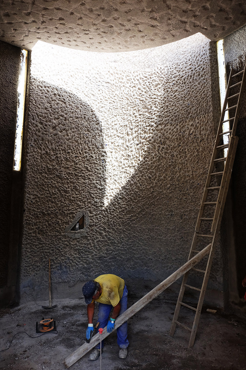 矗立在岬角的神圣小教堂,西班牙 / Alejandro Beautell-63