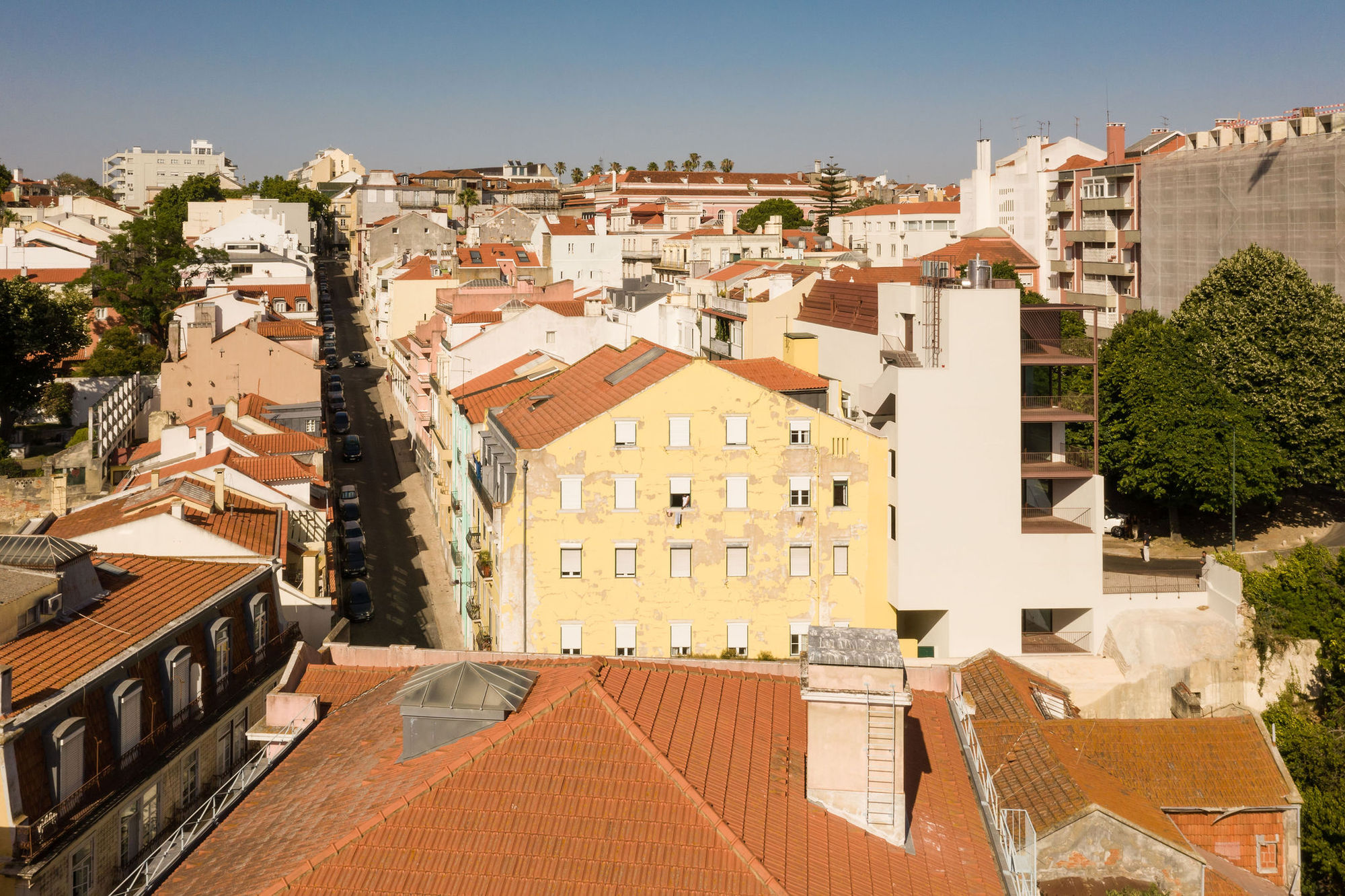 Residential Building by the Aqueduct / António Costa Lima Arquitectos-27
