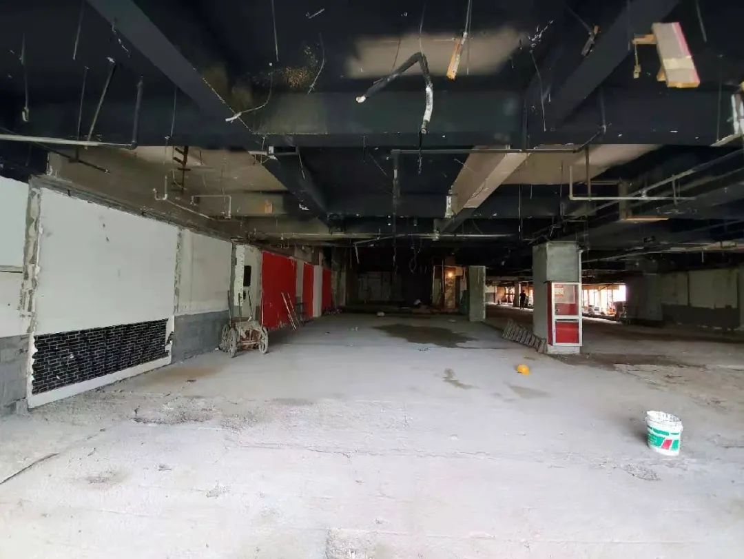 《好酒好菜吃鸡公司》 | 小空间，大气势-29