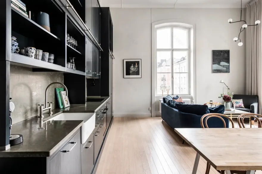 瑞典工业风 loft 设计,现代黑色厨房成亮点-6