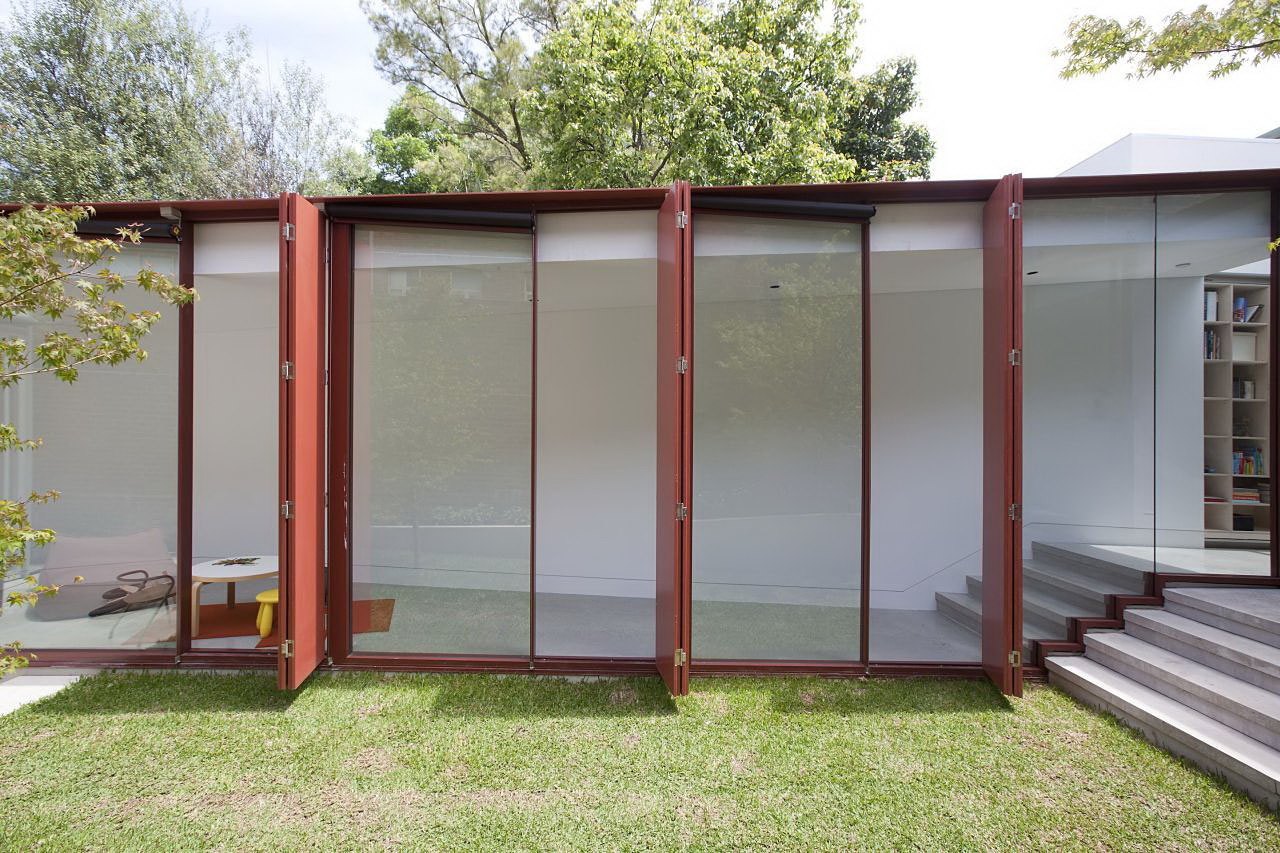 绿意环绕的 CO-AP 紧凑别墅 | 玻璃与自然的完美融合-21