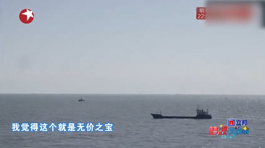 《梦想改造家》封神之作：同样花了130万，爆改悬崖之上老破危房，真的太牛了！-28