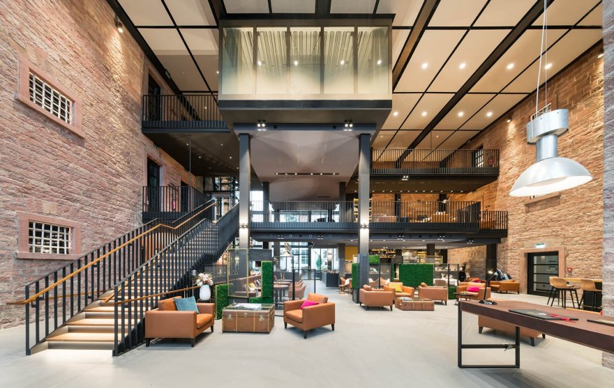 发现监狱的奢侈和自由-3