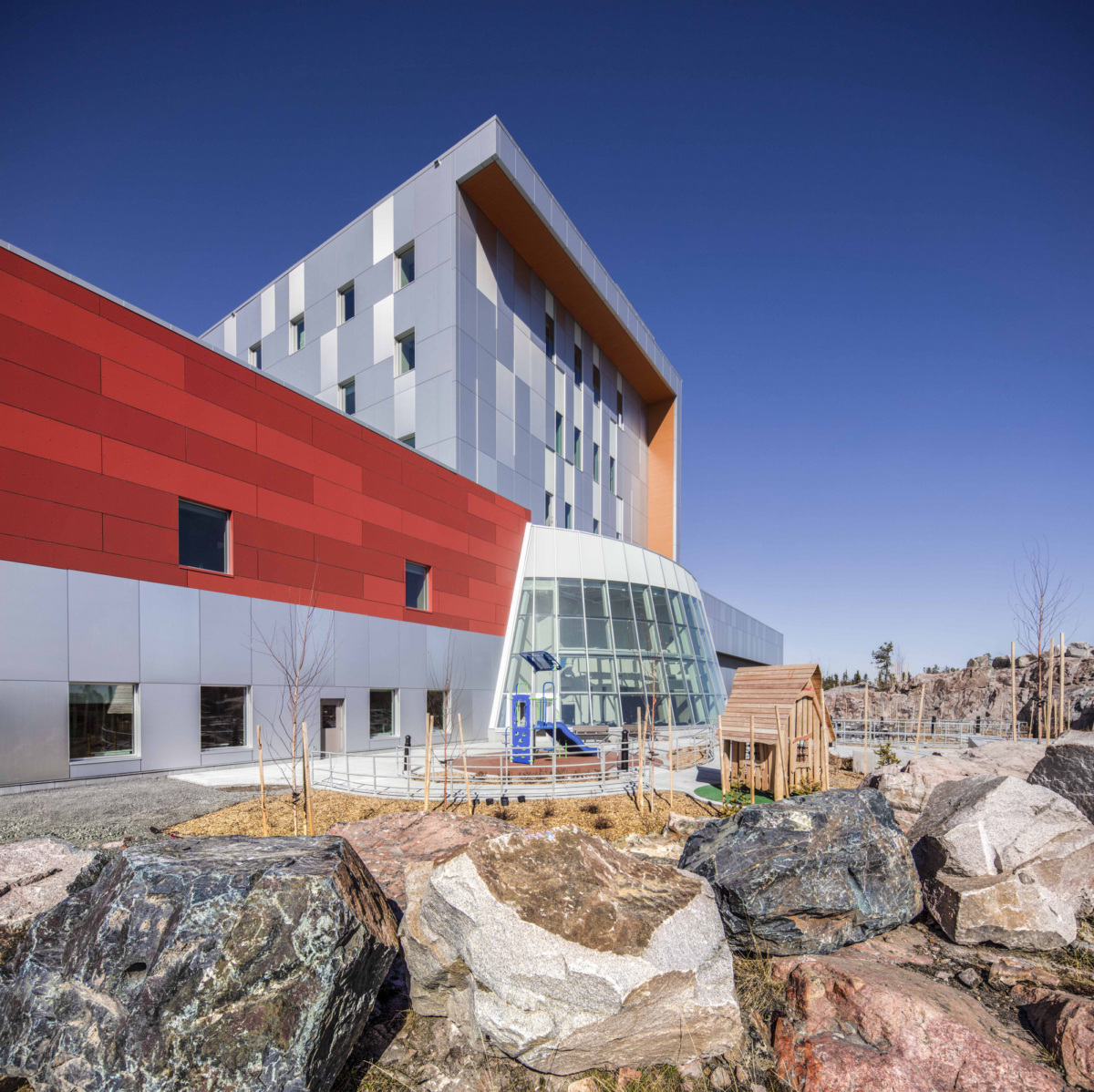 Yellowknife's Stanton Territorial Hospital | 融入本土文化的医疗建筑设计-6