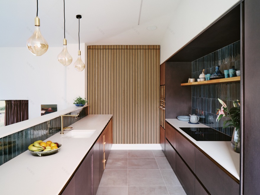 一间办公室和两所房子丨英国因弗内斯丨Loader Monteith-30