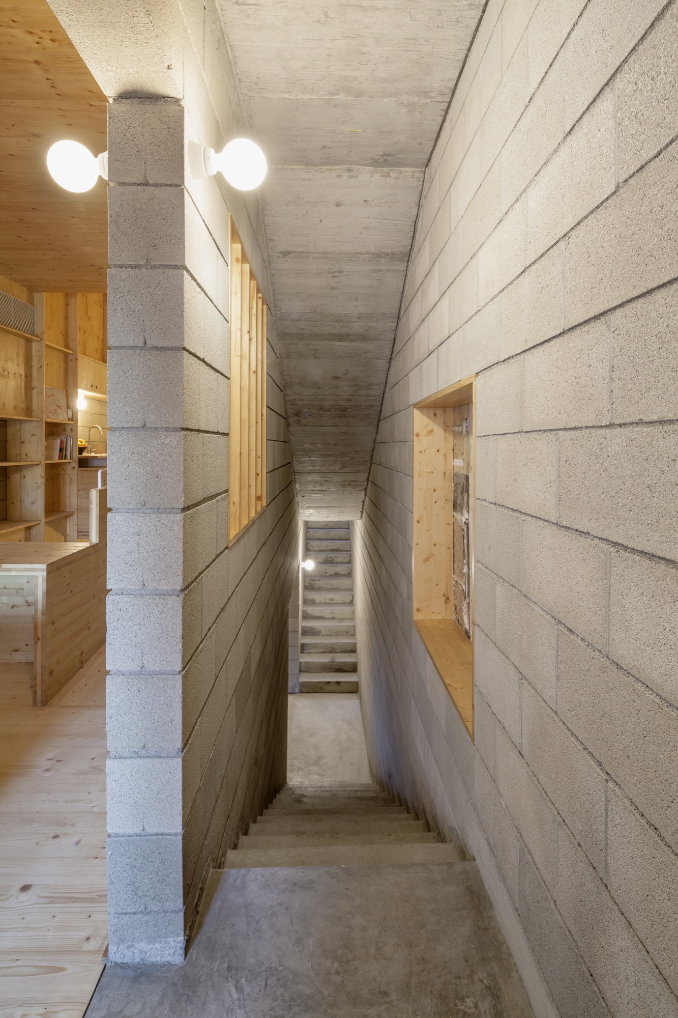 House Between Party Walls / Josep Ferrando Architecture-28